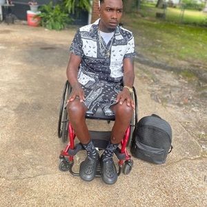 Meet your Posher, Devin